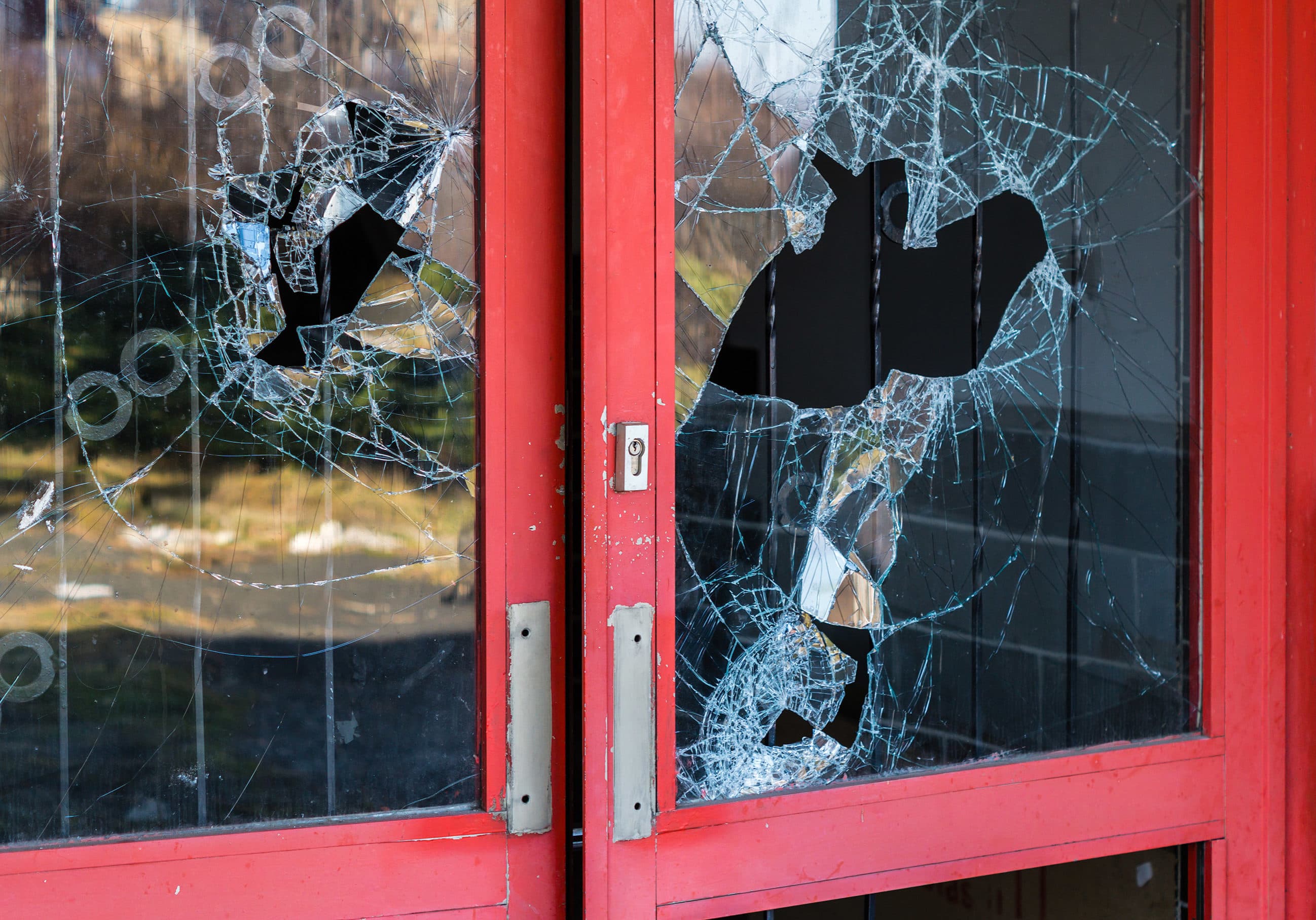 Commercial glass repair technician