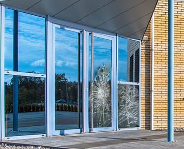 Storefront glass repair and replacement